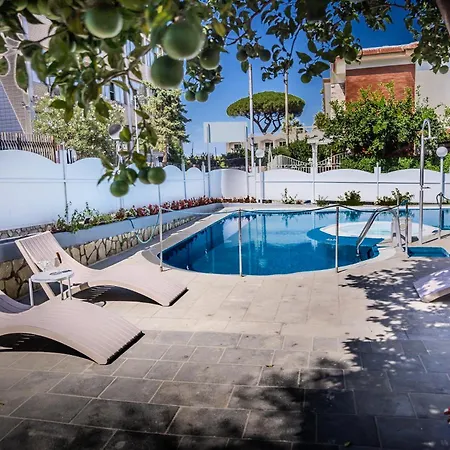 Hotiday Collection - Sant'agnello فندق سورينتو
