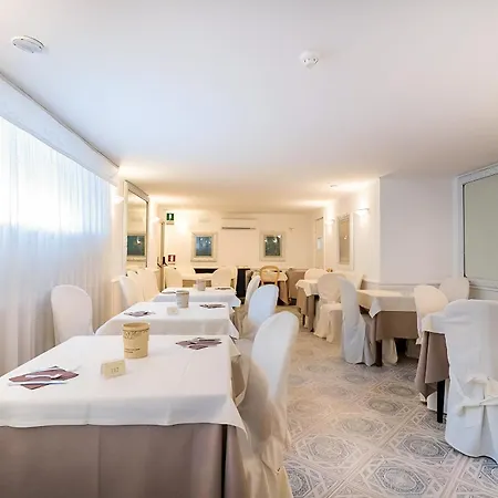 Hotiday Collection - Sant'agnello 4* ソレント