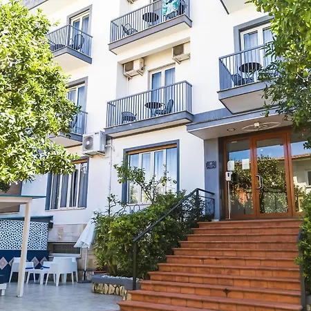 Hotiday Collection - Sant'agnello ホテル 4*